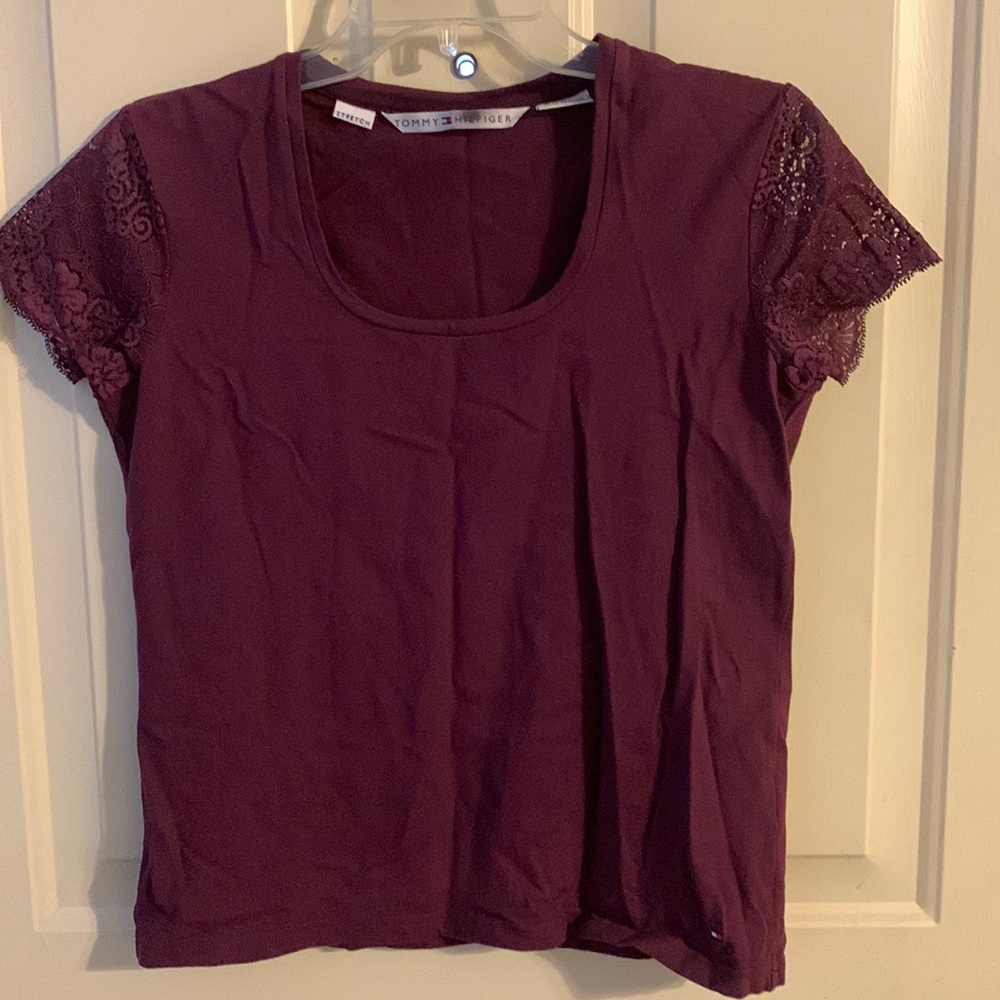 New without tags Tommy stretch top medium size